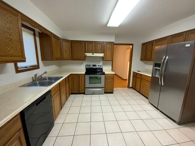 Building Photo - 201- 203 Briarcrest Ct