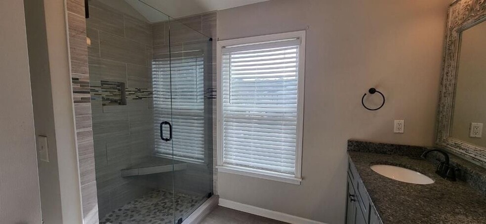 Building Photo - 45 Newnan Lakes Dr