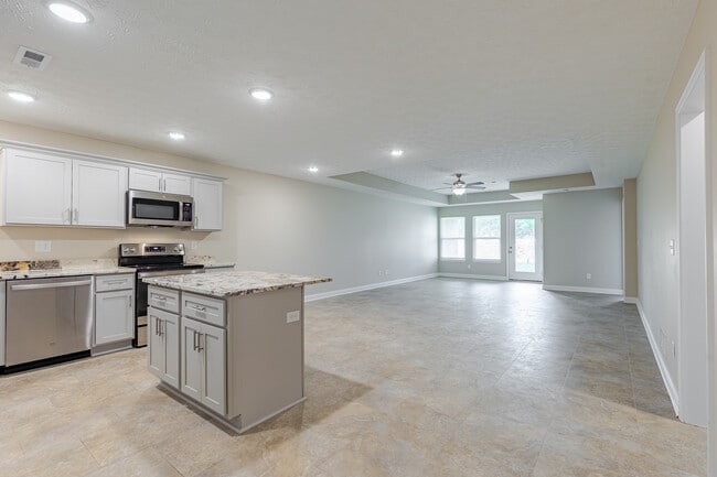 Building Photo - 305 Breckinridge Cir