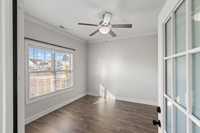 Building Photo - Gorgeous Home Offering Over 3000 HSF!