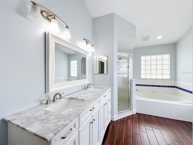 Building Photo - 3020 Hartland Ct
