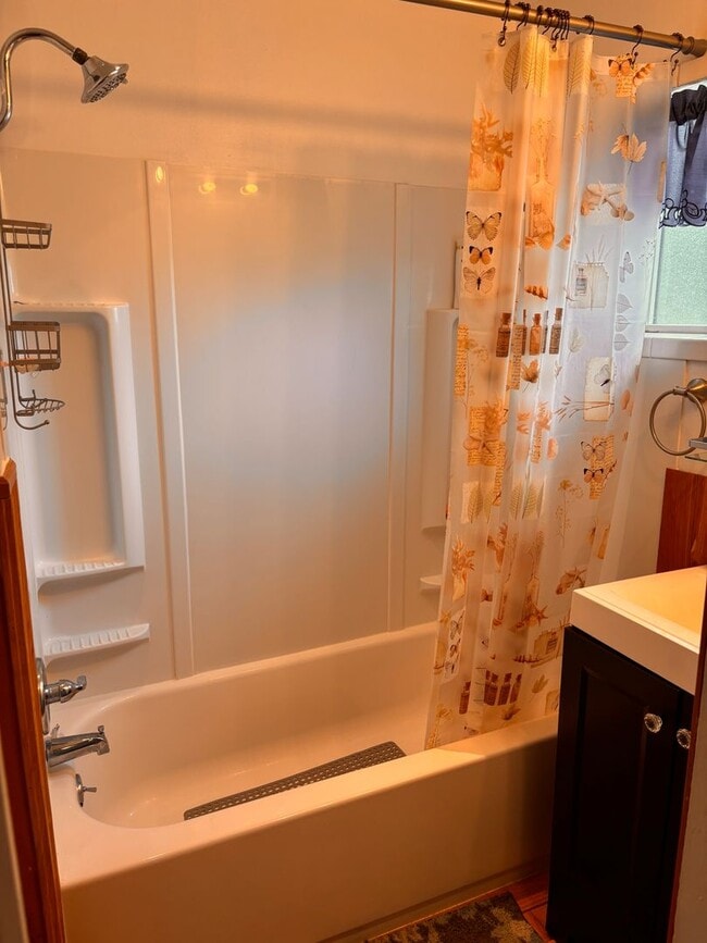 Building Photo - Turnagain 2 Bed / 1 Bath House!