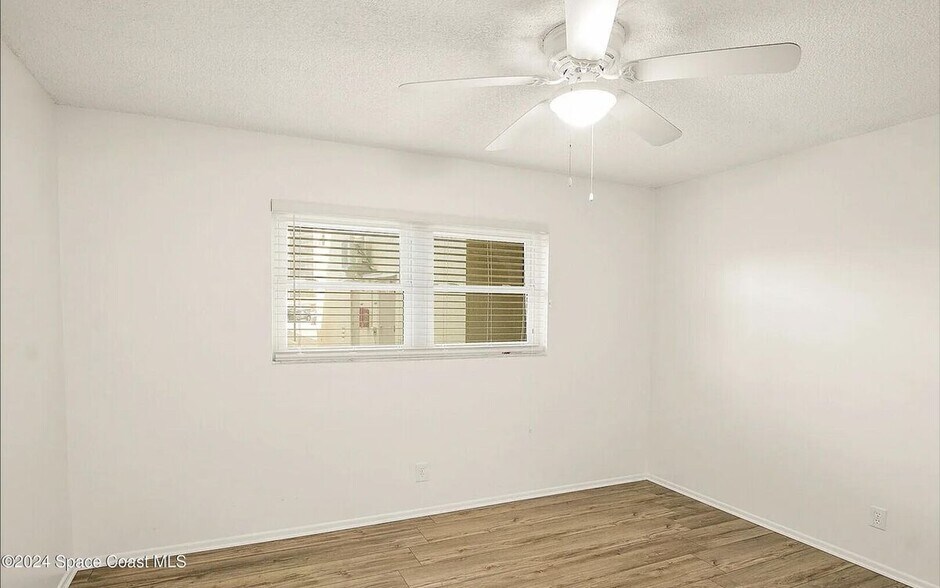 Building Photo - 126 Lancha Cir