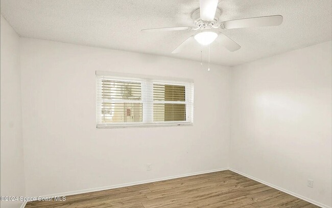 Building Photo - 126 Lancha Cir