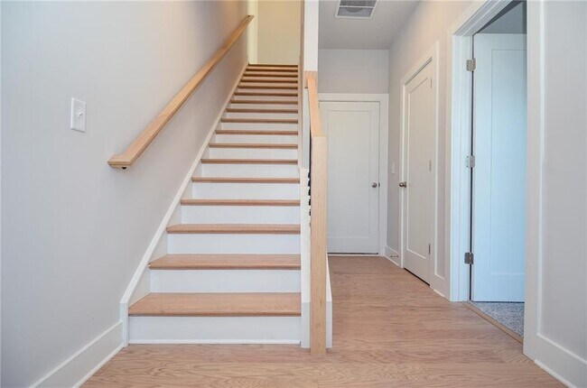 Building Photo - 2316 Mockernut Trl