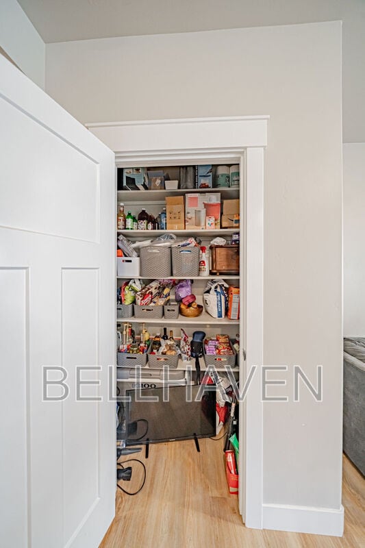 Building Photo - 380 S 3rd W