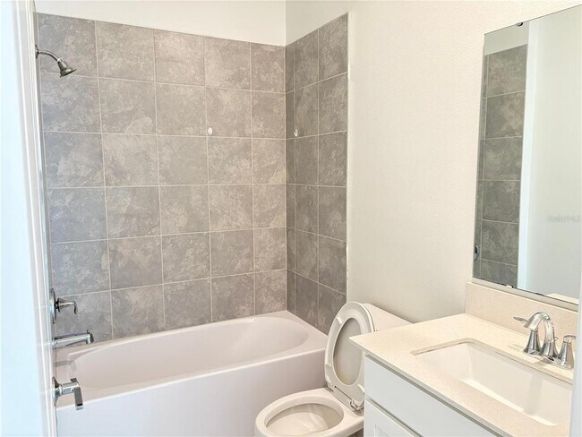 Building Photo - 121 Aces High Ln