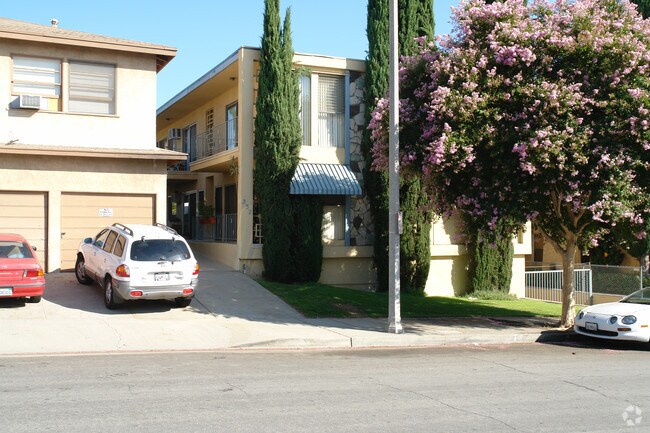 Building Photo - 332 Cornell Dr