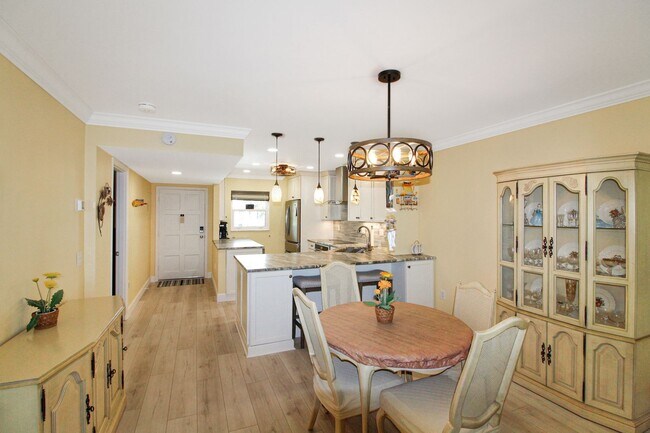 Building Photo - Bella Costa Seasonal Condo for Rent