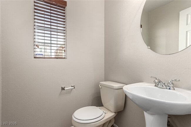 Building Photo - 9207 Onesto Ave