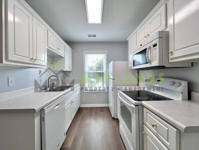Building Photo - 202 Elders Pond Cir