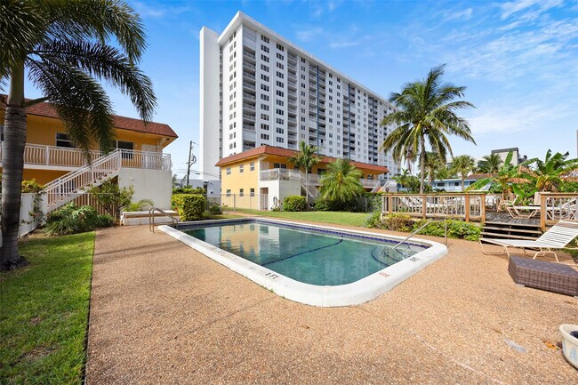 Building Photo - 2131 N Ocean Blvd