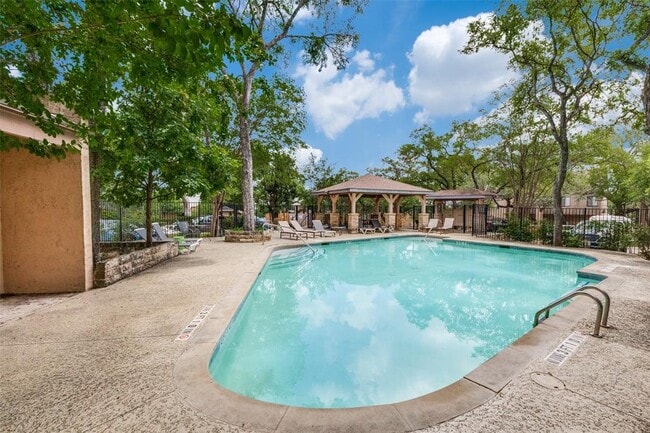 Building Photo - 6810 Deatonhill Dr