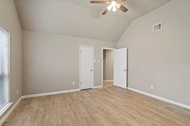 Building Photo - 2502 Planters Row