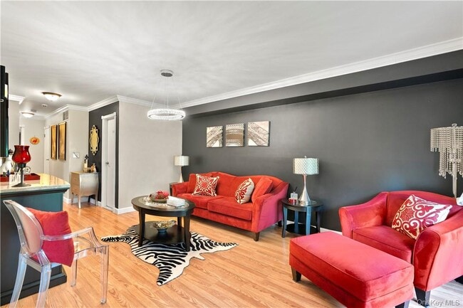 Building Photo - 67 Park Dr