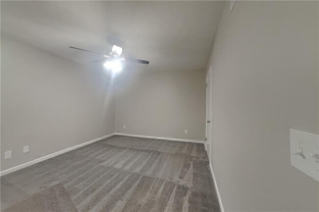 Building Photo - 1842 Jarrett Dr