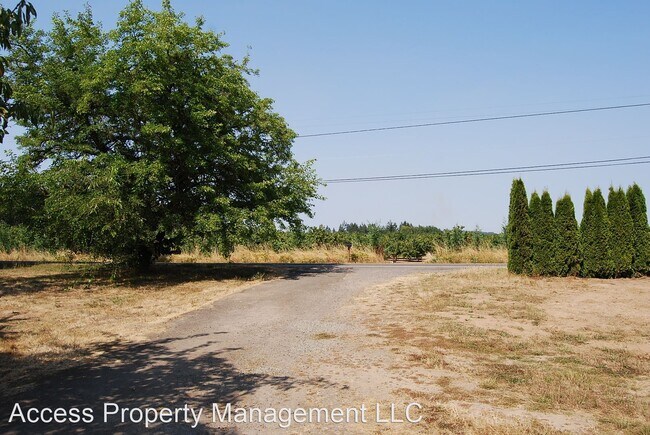 Building Photo - 3 br, 1 bath House - 31696 SW Bald Peak Rd