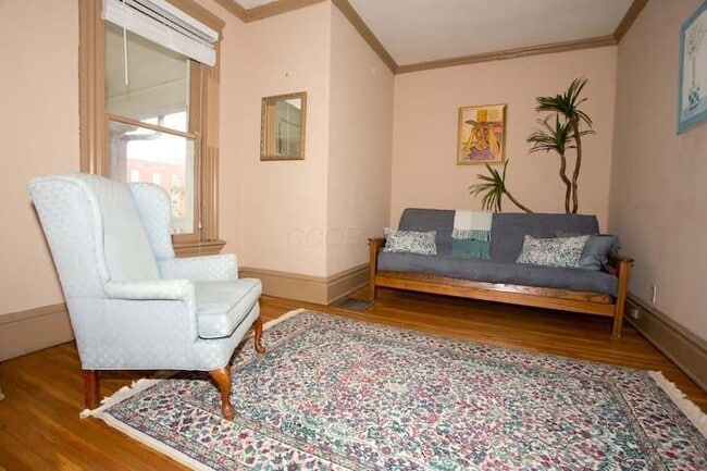 Building Photo - 705 Bryden Rd