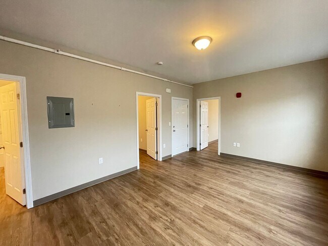 Building Photo - 463 Beech St