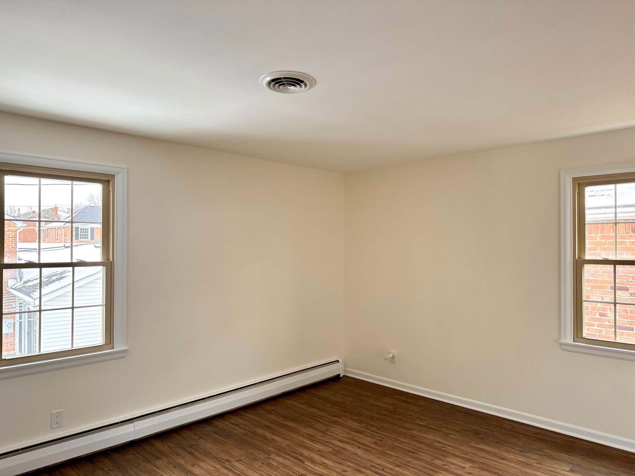 Building Photo - 6 Millrace St N