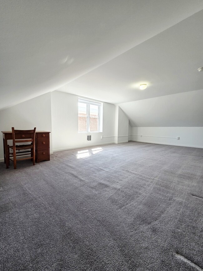 Building Photo - 21 S 4th St