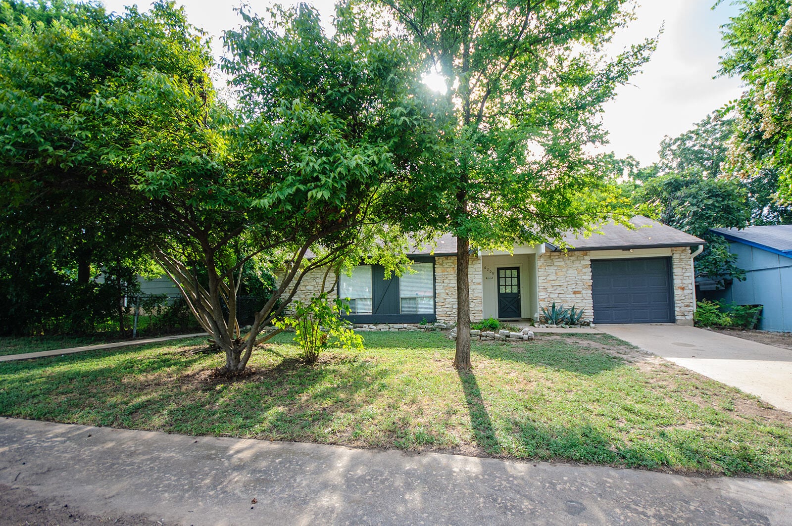Building Photo - 6208 Glen Meadow Dr