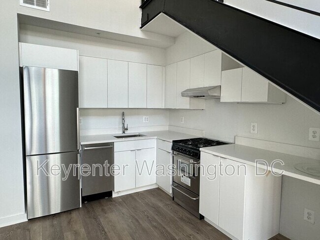 Building Photo - 1460 Belmont St NW