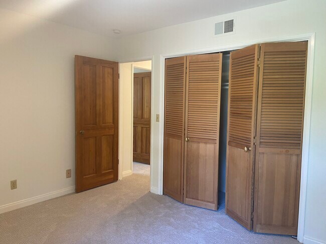 Building Photo - 1270 Bryant Pl