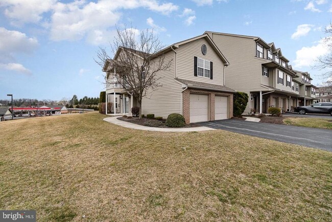 Building Photo - 117 Hawk Ct