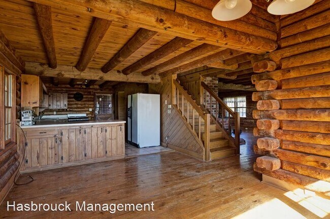 Building Photo - 3 br, 1.5 bath House - 6853 Jarmans Gap Road