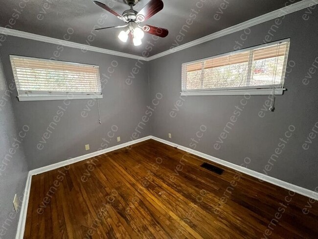 Building Photo - 2 Woodcliff Cir