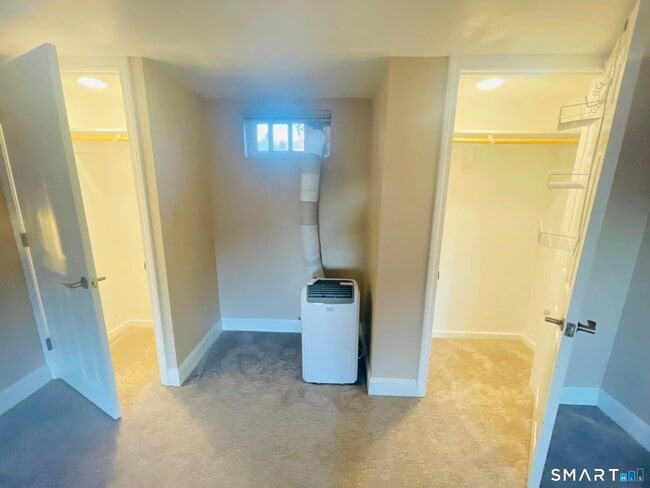 Building Photo - 128 Forest Dr