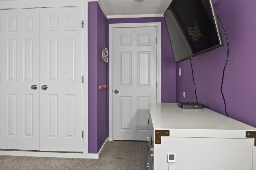 Building Photo - 80 Algonquin Dr