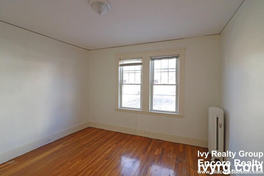 Building Photo - 52-54-54 Maplewood St