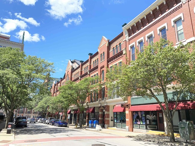 Building Photo - 30 Hanover St