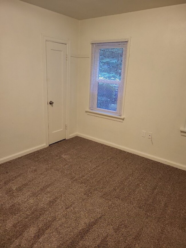 Building Photo - Charming Vintage Three Bedroom In Camas