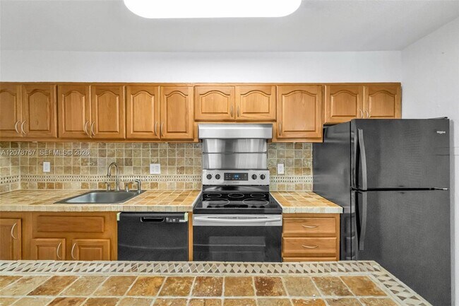 Building Photo - 4140 NW 79th Ave
