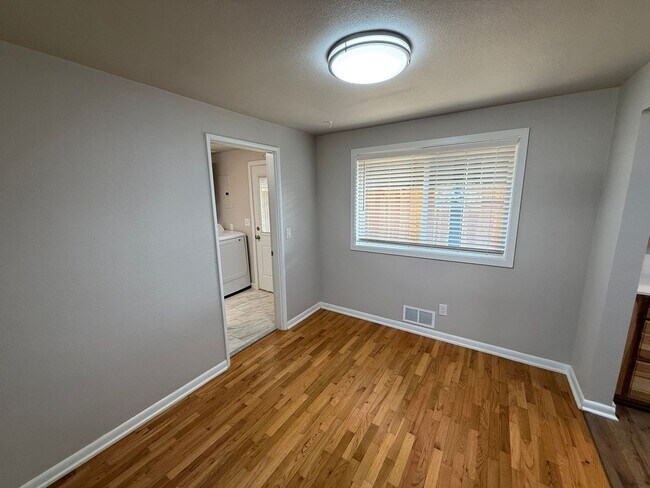 Building Photo - 1330-1334 SW 8th Ave Triplex/crema102-626