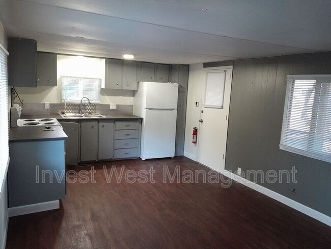 Building Photo - 626 Silverbrook Rd