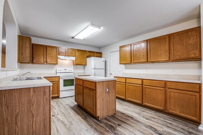 Building Photo - 670 Rattler Bluff