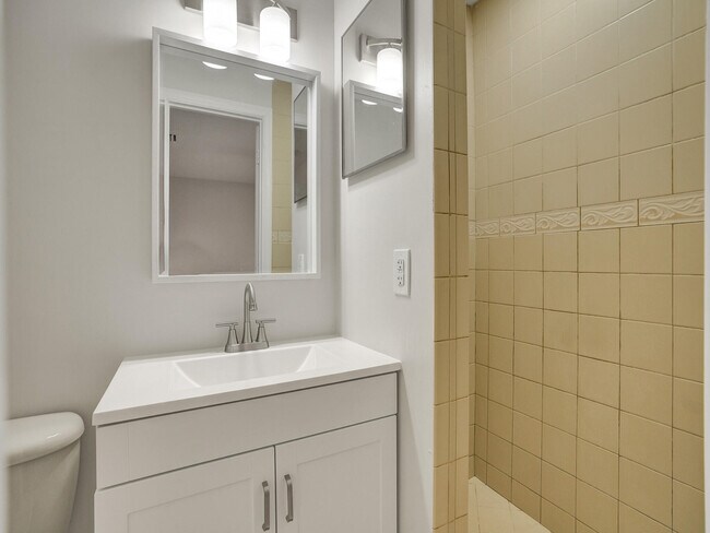 Building Photo - 8503 NW 35th Ct