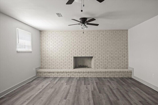 Building Photo - 9121 Potomac Dr