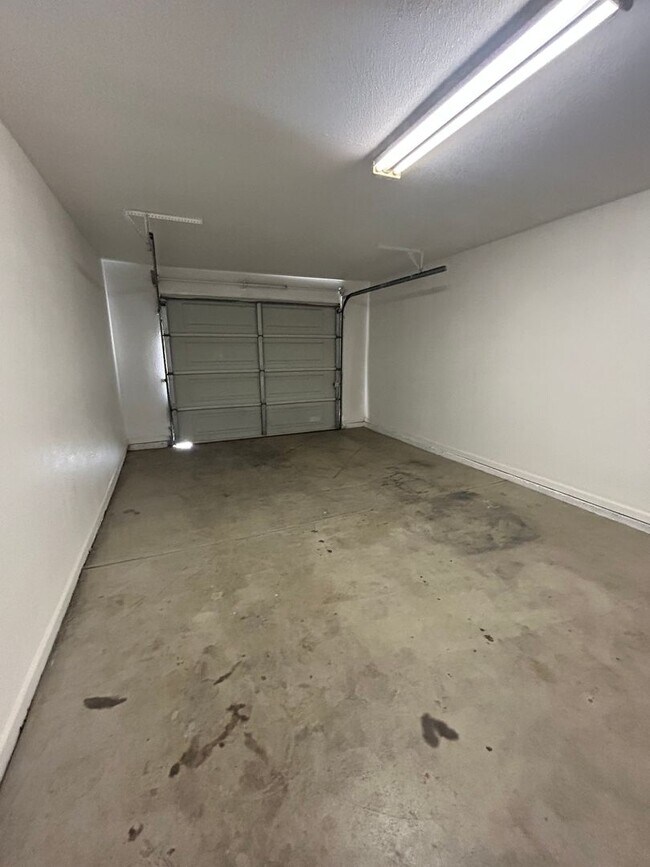 Building Photo - 1748-1750 Garden