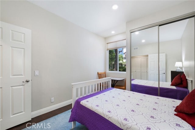 Building Photo - 2 Vía Entrada