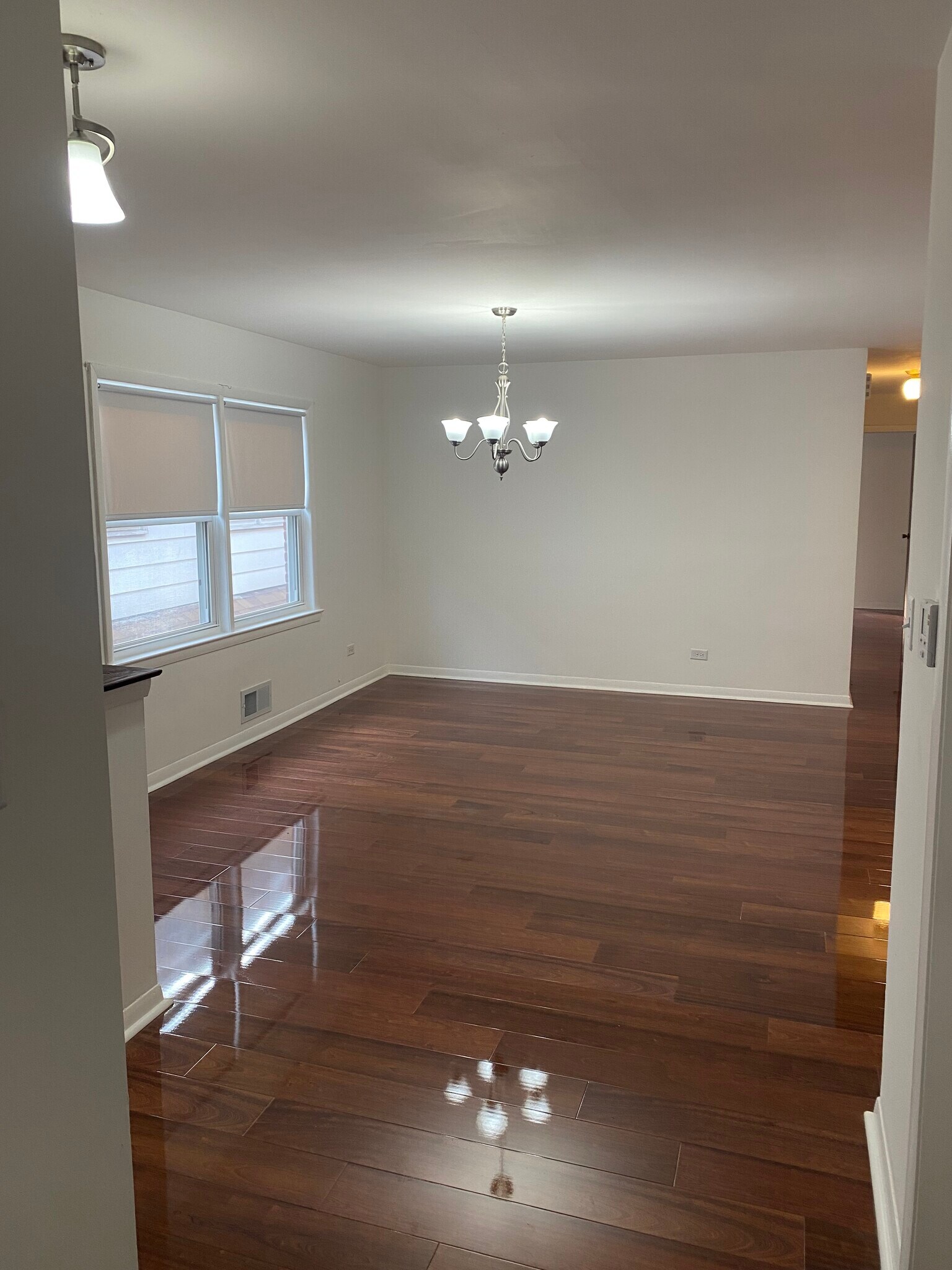 Building Photo - 6542 N Mozart St