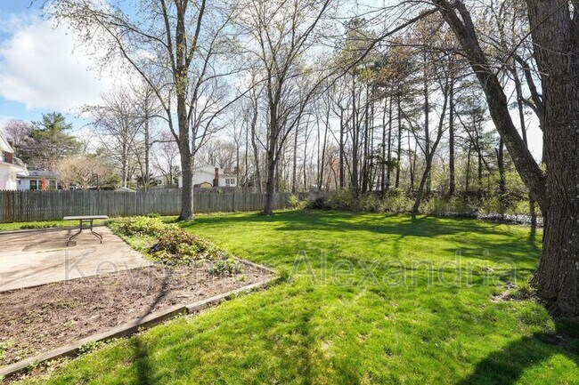 Building Photo - 7123 Red Horse Tavern Ln