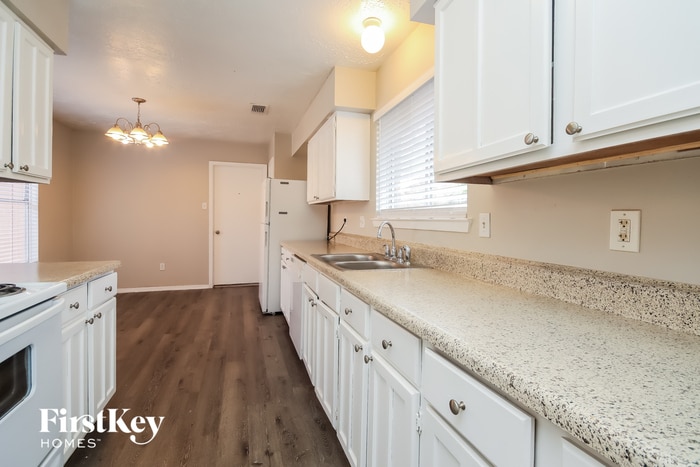 Building Photo - 8634 Huntermoor Cir