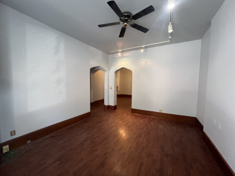 Building Photo - 3545 N Sheffield Ave