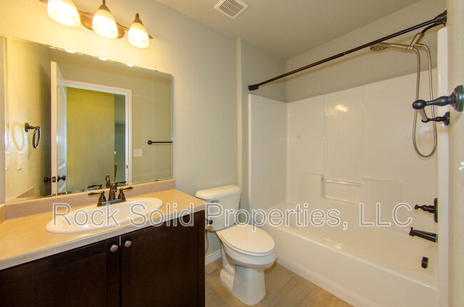Building Photo - 1031 Old Town Ln