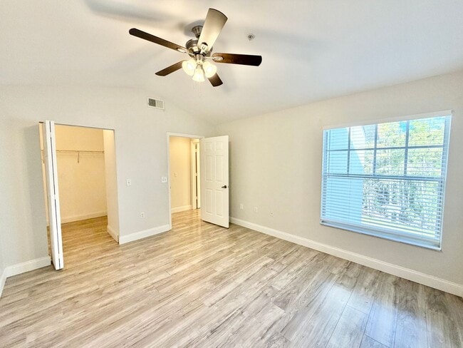 Building Photo - ** FAIRWAY PRESERVE ** 2 BED / 1 BATH COND...